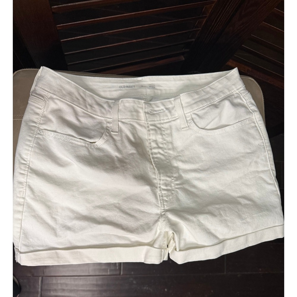 Old Navy High Rise WOW White Denim Shorts Women's Size 12